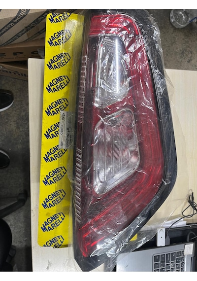 Stop Lambası Sağ Fiat Grande Punto Evo 2010 Ledli Duylu Magneti Marelli Mako  51927096-51888059