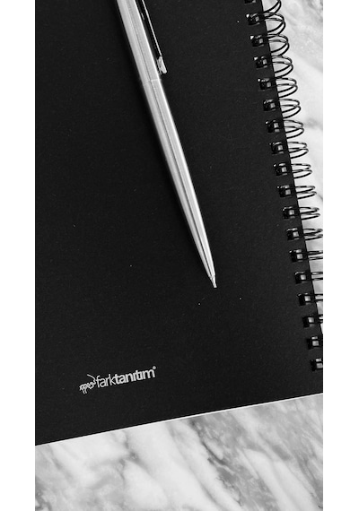 Spiralli Defter, Siyah Kapaklı, A5 Boyutunda 15x21 Cm , 100 Yaprak Çizgisiz