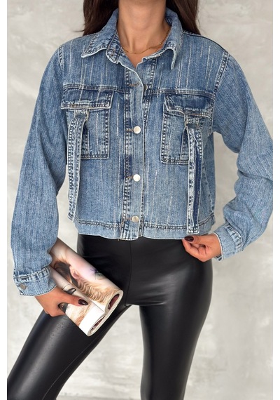 Femelle Kadın Mavi Çift Cepli Pul Detaylı Denim Kısa Kot Ceket Lacivert