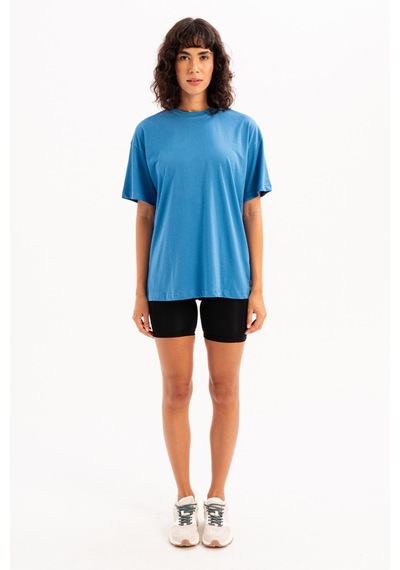 Justever 100% Pamuk Oversize Fit Bisiklet Yaka Mavi Kadın T-shirt - Halo Mavi