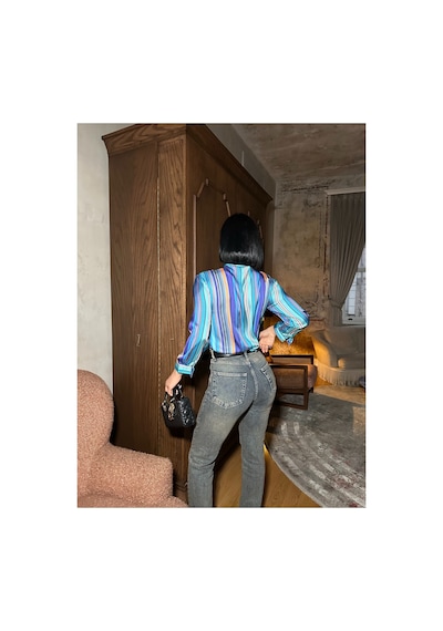Meecy Çok Renkli Dikey Çizgili Premium Saten Gömlek - Retro Şık Tasarım Çok Renkli Çok Renkli Meecy Çok Renkli Dikey Çizgili Premium Saten Gömlek - Retro Şık Tasarım Çok Renkli Çok Renkli