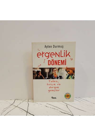 Ergenlik Dönemi Yalnız Hırçın Ve Durgun Gençler