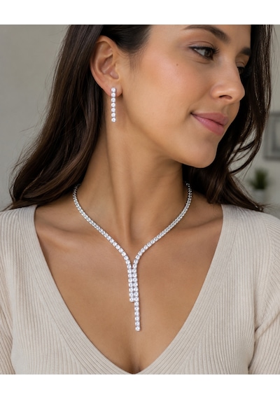 Crystal Zarafet Kadın Işıltılı Taşlı Abiye Kolye Küpe Seti, Y Model Gümüş Renk Bijuteri Takı Seti Renkli Crystal Zarafet Kadın Işıltılı Taşlı Abiye Kolye Küpe Seti, Y Model Gümüş Renk Bijuteri Takı Seti Renkli