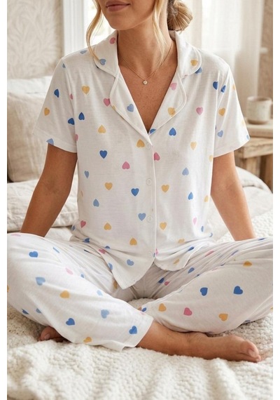 Renkli Kalp Desenli Düğmeli Kısa Kollu Pijama Takımı 4591 Kar Beyaz