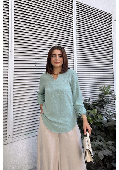 WeShaya Mint Uzun Truvakar Kol, Öpücük Yaka, Ponponlu Kumaş Basic Kesim Bluz - Tesettüre Uygun Mint WeShaya Mint Uzun Truvakar Kol, Öpücük Yaka, Ponponlu Kumaş Basic Kesim Bluz - Tesettüre Uygun Mint