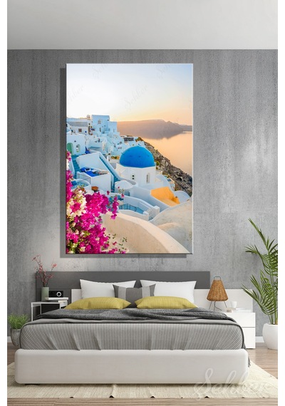 Yunanistan Santorini Adası Oia Köyünün İkonik Mavi Kubbeli Kilisesi Dikey Kanvas Tablo 4074 Çok Renkli