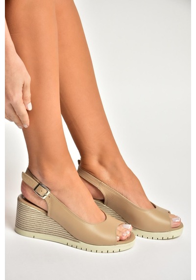 Fox Shoes Y555344003 Bej Hakiki Deri Dolgu Tabanlı Kadın Sandalet