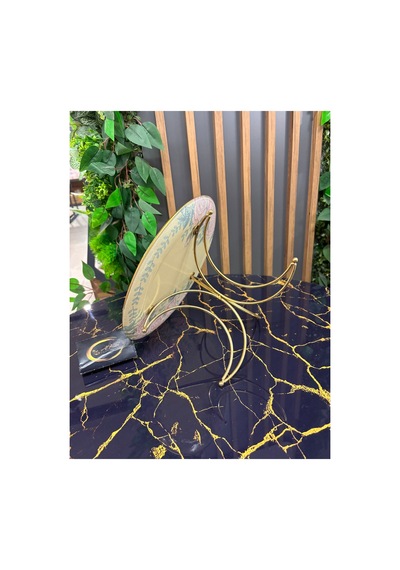 Cam Tasarım Metal Ayaklı Sunumluk Tabak, Ay Şeklinde Metal Ayak Ve Üzeri Dekoratif Cam Gül Desenli Çok Renkli