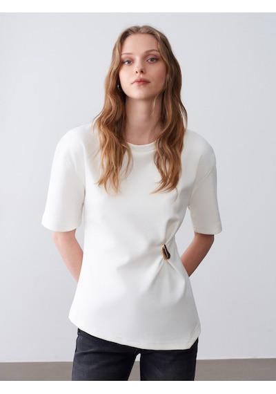 Dilvin 32445 Aksesuar Detaylı Basic T-shirt-ekru Dilvin 32445 Aksesuar Detaylı Basic T-shirt-ekru
