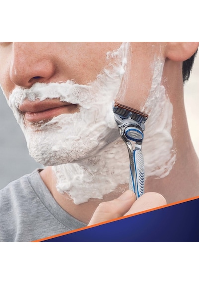 Gillette Fusion5 Yedekli Tıraş Makinesi 2 Up