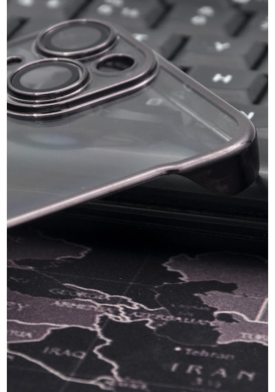 Apple Uyumlu iPhone 13 Uyumlu Siyah Renkli İnce Kenarlı Şeffaf Sert Kapak Kılıf Siyah -