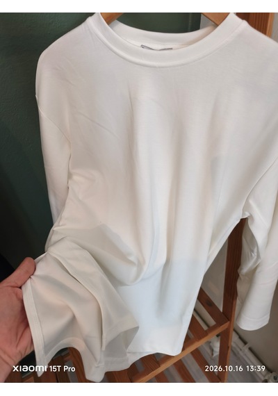 Trendall Beyaz Yırtmaç Detaylı Bisiklet Yaka Uzun Kollu T-shirt Trendall Beyaz Yırtmaç Detaylı Bisiklet Yaka Uzun Kollu T-shirt
