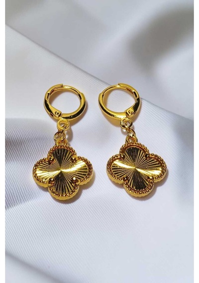 Altın Kaplama Kalem İşlemeli Yonca Küpe - 1.5 Cm Sallantılı Şans Yoncası Kadın Küpe Gold