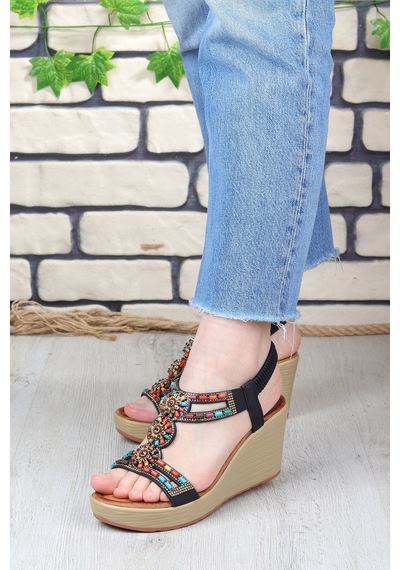 Vojo Heel Taş Detaylı 8 Cm Dolgu Topuklu Kadın Sandalet 267800001859 01 Siyah Siyah