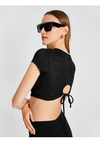 Koton Desenli Crop Tişört Kısa Kollu Bisiklet Yaka Siyah Desenli 2sak50351ek Siyah