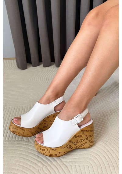 Preshley Kadın Pure Beyaz 10 Cm Dolgulu Yazılı Mantar Taban Ayakkabı