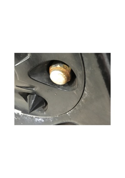 2001 Toyota Tundra Sivri Bijon Kapağı Spiked Lug Nut Caps