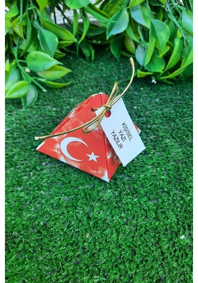 30 Adet Gold İpli Türk Bayraklı Piramit Kutu - Kına Hediyesi -