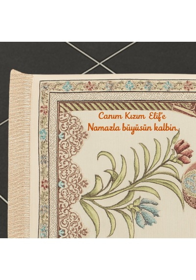 Tesbihane Kişiye Özel Nakış İşlemeli Lale Motifli Astarlı Saçaklı Beyaz Renk Hediyelik Seccade