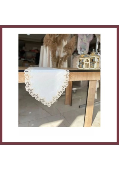 Storeşahin Masa Üzerine Runner, Sehpa Örtüsü Fransız Dantel Detaylı Lale 40 X 145 Cm Krem Shn0720