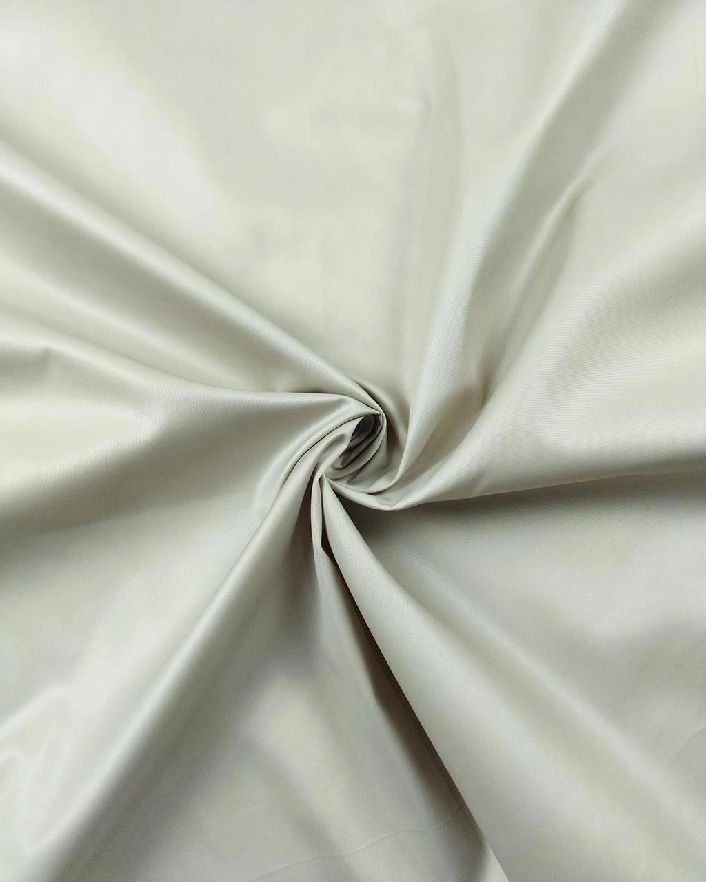 Sentetik Rüzgarlık Benzeri Dokuma Bej Renkte En 130 Cm X Boy 220 Cm -2192