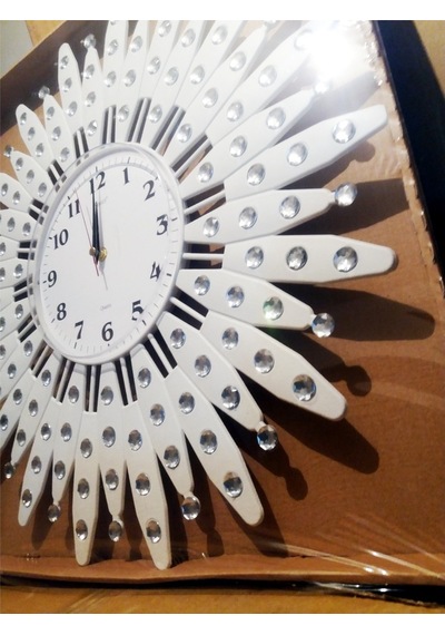 Beyaz Çok Bol Taşlı 55 Cm Ferforje Camlı Geometrik Duvar Saati Beyaz