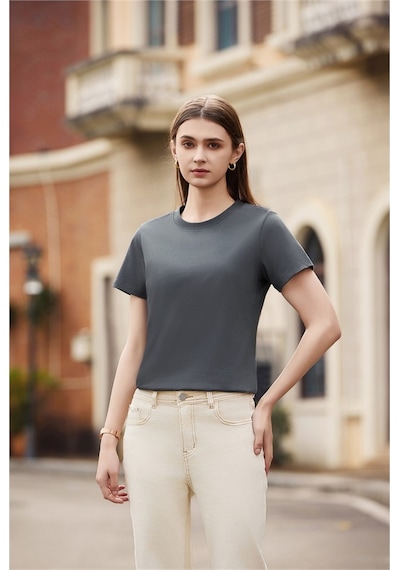 New Performance Premium Basic T-shirt %61,7 Pamuk %34,7 Polyester %3,6 Dut İpeği Demir Grisi