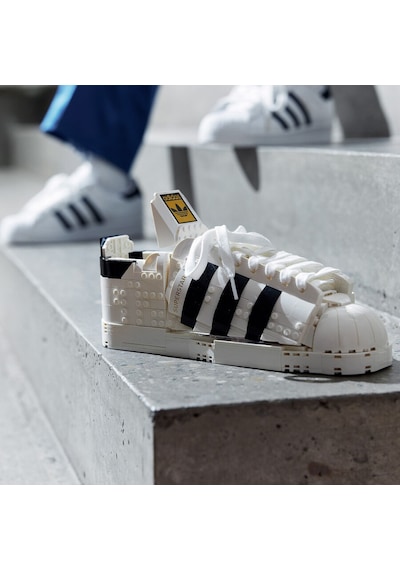 LEGO® Creator Expert 10282 Adidas Originals Superstar 731 Parça