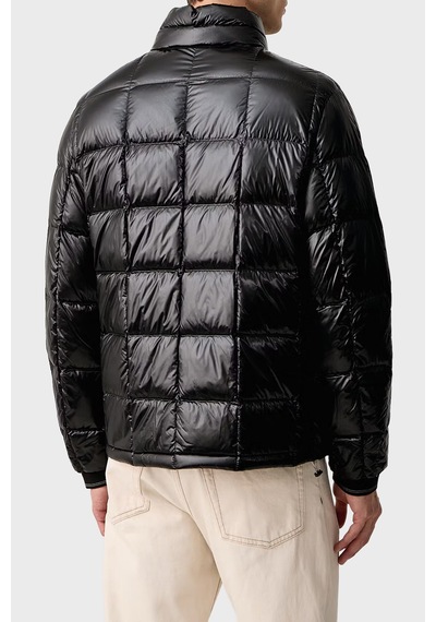 Armani Exchange Kuş Tüyü Dolgulu Regular Fit Dik Yaka Mont Erkek Mont Xm003474 Af23755 Uc001 Siyah Armani Exchange Kuş Tüyü Dolgulu Regular Fit Dik Yaka Mont Erkek Mont Xm003474 Af23755 Uc001 Siyah