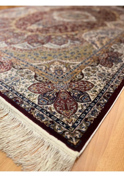Şemse Desenli 200 X 300 İpek Halı Çok Renkli