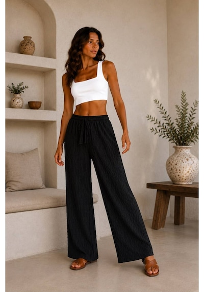 Hira Life Fashion Kadın Kumaşı Kabartma Detaylı Bol Paça Ve Önü Bağcıklı Salaş Burgu Şık Pantolon Siyah Siyah Hira Life Fashion Kadın Kumaşı Kabartma Detaylı Bol Paça Ve Önü Bağcıklı Salaş Burgu Şık Pantolon Siyah Siyah