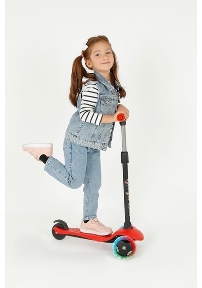 Star Işıklı 3 Tekerlekli Çocuk Scooter