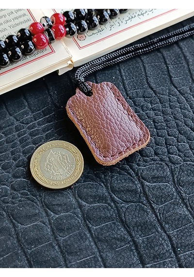 Küçük Dörtgen Cevşen Dualı Kolye Muska Hakiki Deri El Yapımı Xs Çok renkli 37363926