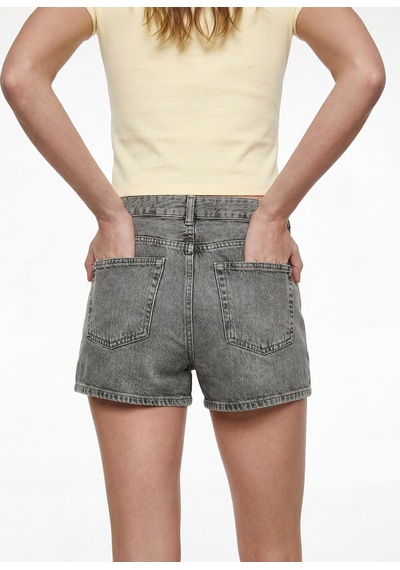 Koton Pamuklu Regular Fit Cepli Düğmeli Yıkamalı Mini Denim Şort Gri 6sal40207md