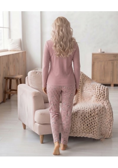 Eyfuze Kadın Kışlık Büyük Beden Curve Nakışlı Desenli Yakası Düğmeli Uzun Kollu Pijama Takımı Açık Pudra Eyfuze Kadın Kışlık Büyük Beden Curve Nakışlı Desenli Yakası Düğmeli Uzun Kollu Pijama Takımı Açık Pudra