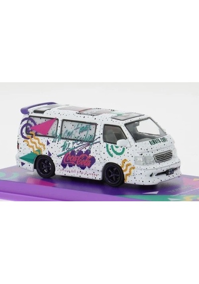 Tarmac Works Toyota Hiace Wagon Custom, Coca Cola Model Araba