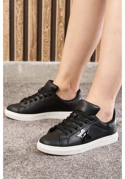 Günlük Kadın Sneaker Bağcıklı Yıldız Detaylı Tırtıklı Taban Oval Burunlu Rahat Spor Ayakkabı 602 Siyah - Beyaz