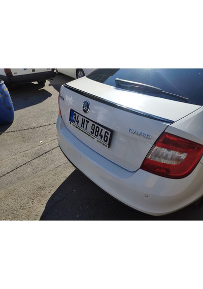 Spoiler Skoda Rapit Kasa Uyumlu Anatomik Parlak Siyah