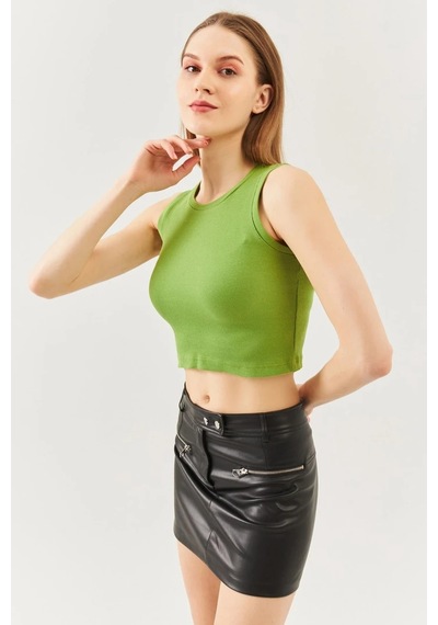 Butikgiz Kadın Sıfır Kol Bisiklet Yaka Vücuda Oturan %100 Pamuklu Kaşkorse Esnek Crop Bluz Çimen Yeşili
