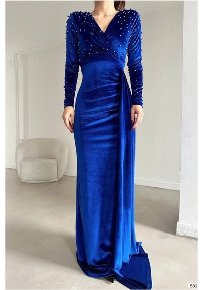 DefyModa Kadın Özgün Tasarım Esnek Kadife Kumaş Kruvaze Yaka Kuyruklu Abiye Elbise Saks