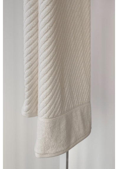Diyagonal Çizgili Banyo Havlusu 90x150 Cm- %100 Pamuk, Yüksek Su Emici Havlu Krem Krem