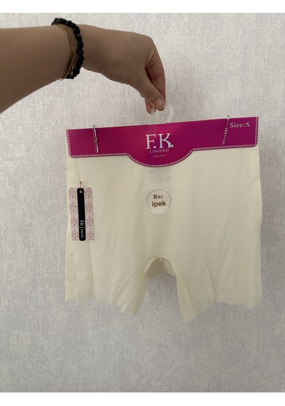 Amelia Premium Buz İpek Ultra Hafif-ince İz Belli Etmez Dikişsiz İpek Hisli Orta Bel Boxer Krem Amelia Premium Buz İpek Ultra Hafif-ince İz Belli Etmez Dikişsiz İpek Hisli Orta Bel Boxer Krem