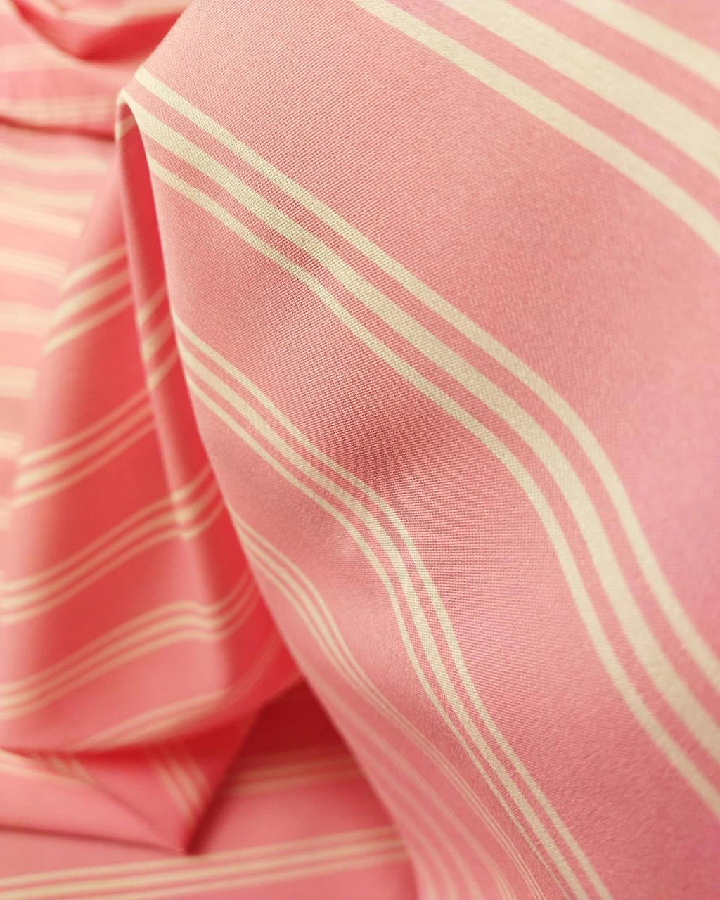 Poplin Benzeri Dokuma Pembe Üzeri Beyaz Çizgili En: 150 Cm-1354 Renkli