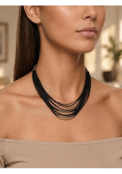 Gold Metal Detaylı Çoklu Siyah Deri İp Kadın Kolye - Modern Katmanlı Choker