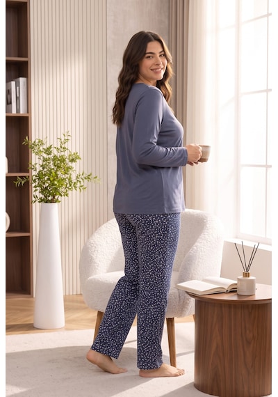 Seboteks Mevsimlik Kumaş Bisiklet Yaka Uzun Kollu Büyük Beden Kadın Pijama Takımı 400 Lacivert Seboteks Mevsimlik Kumaş Bisiklet Yaka Uzun Kollu Büyük Beden Kadın Pijama Takımı 400 Lacivert