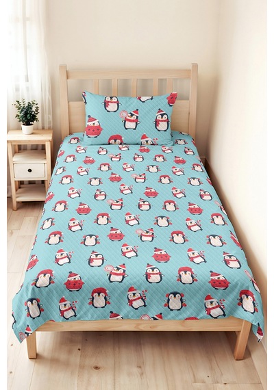 Evimde Bambaşka Penguen Mavi Erkek Çocuk Odası Tek Kişilik Pike Takımı - Kış Desenli 160x220 CM Yatak Örtüsü Evimde Bambaşka Penguen Mavi Erkek Çocuk Odası Tek Kişilik Pike Takımı - Kış Desenli 160x220 CM Yatak Örtüsü