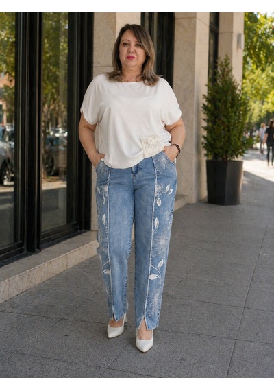 Büyük Beden Çiçek Desenli Mom Kesim Bileği Yırtmaçlı Denim Kadın Pantolon Mavi
