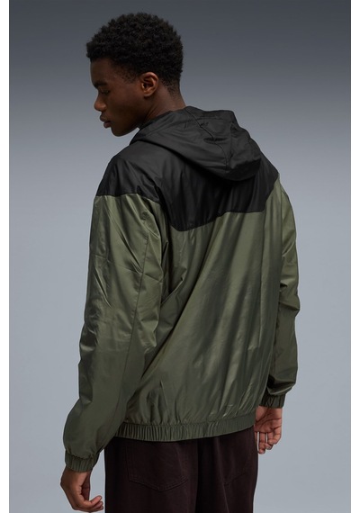 Puma Ess Relaxed Erkek Rüzgarlık YESIL