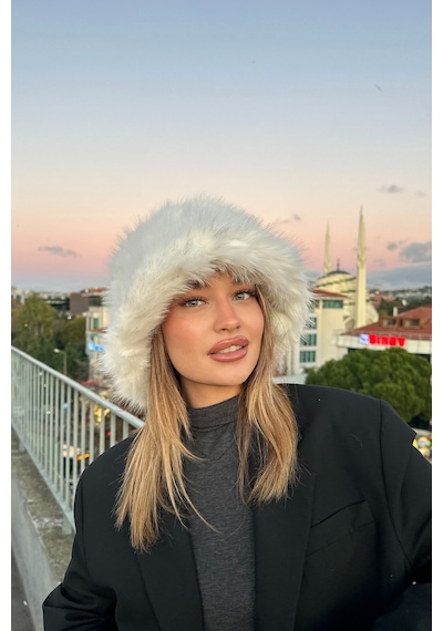 Mollycrush Luxury Kadın Beyaz Uzun Tüylü Suni Kürklü Peluş Bucket Kalpak Şapka Beyaz