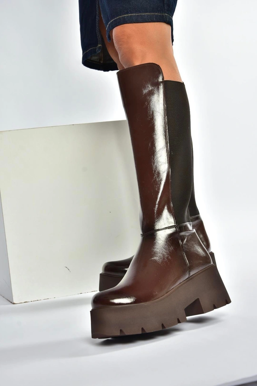Fox Shoes R820060760 Kahverengi Rustik Kalın Tabanlı Arkası Lastik Detaylı Kadın Çizme Kahverengi-rustik